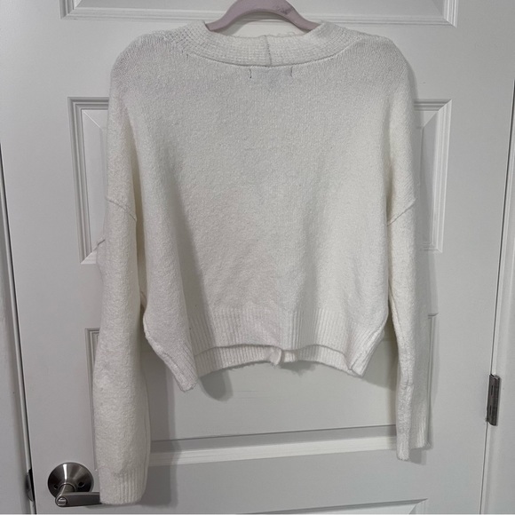 Love Tree White Cropped Cardigan Sweater Soft Long Sleeve Large New - Picture 4 of 8